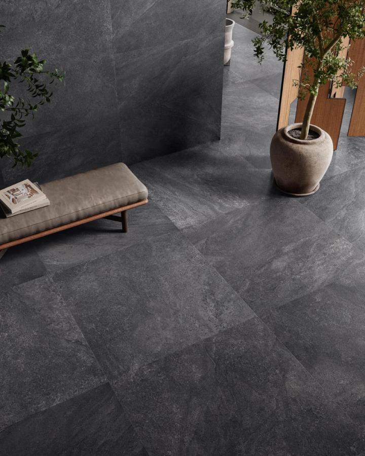 Sant Agostino Bergstone Black Naturale Boden- und Wandfliese 90x90 cm